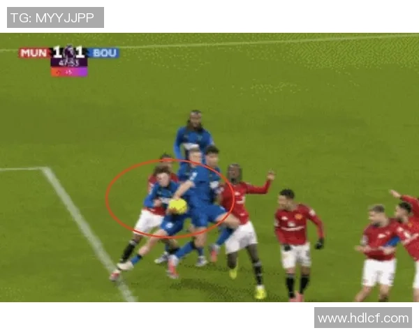 从禁区锁喉到心理博弈：范赫克对哈兰德动作幅度不小，这才是英超最原始的荷尔蒙